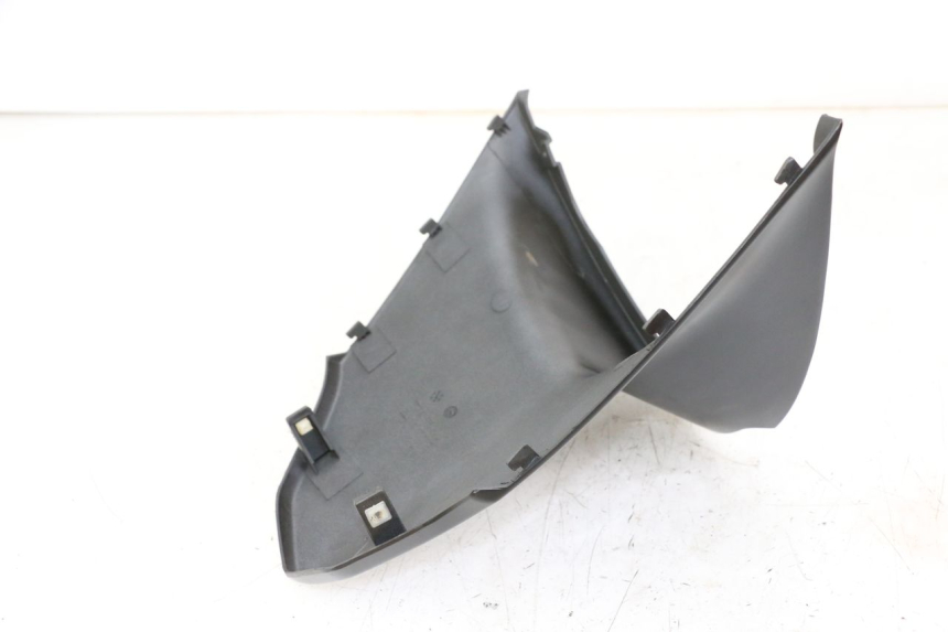 photo de UNTER SITZ VERKLEIDUNG PIAGGIO LIBERTY IGET 4T 50 (2021 - 2025) - Detailansicht des Bauteils
