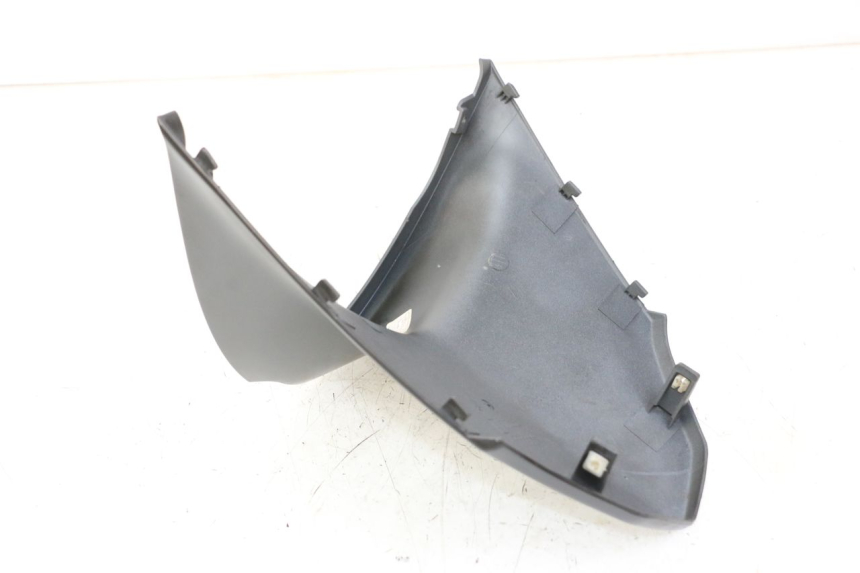 photo de UNTER SITZ VERKLEIDUNG PIAGGIO LIBERTY IGET 4T 50 (2021 - 2025) - Zoom auf Gebrauchszustand