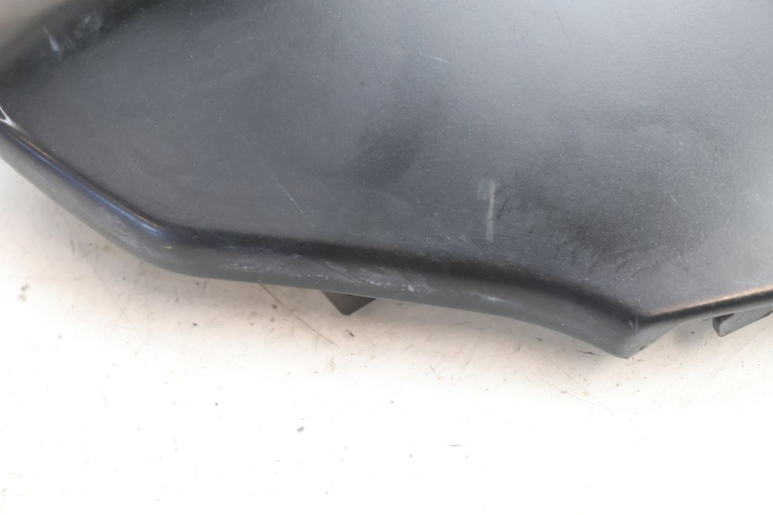 photo de UNTER SITZ VERKLEIDUNG PIAGGIO LIBERTY IGET 4T 50 (2021 - 2025) - Zoom auf Gebrauchszustand