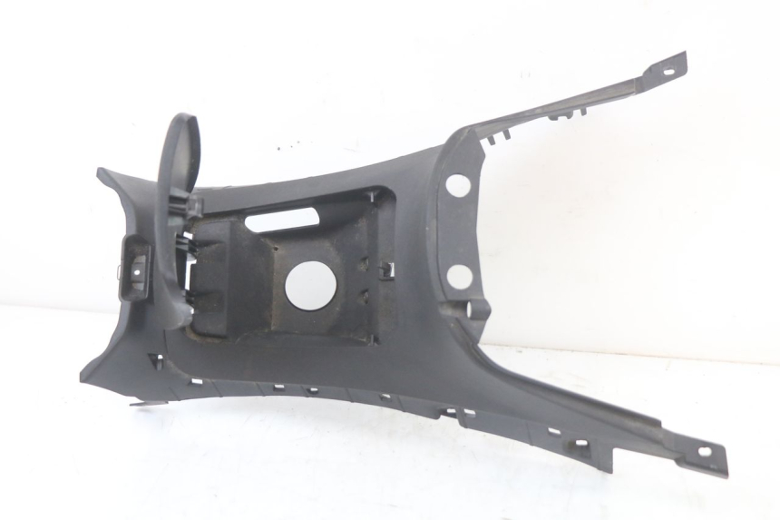 photo de UNTER SITZ VERKLEIDUNG PIAGGIO MP3 HPE 350 (2018 - 2020) - Zoom auf Gebrauchszustand