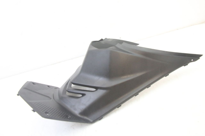 photo de UNTER SITZ VERKLEIDUNG SYM ORBIT III 3 4T 50 (2021 - 2025) - Zoom auf Gebrauchszustand