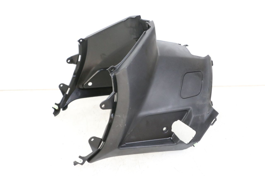 photo de SITZBANKABDECKUNG PEUGEOT KISBEE 4T 50 (2018 - 2022) - Details der Befestigungspunkte