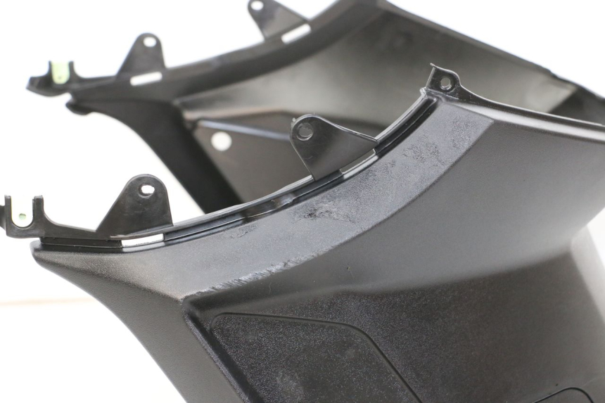 photo de UNTER SITZ VERKLEIDUNG PEUGEOT STREETZONE 4T 50 (2018 - 2023) - Technische Nahaufnahme