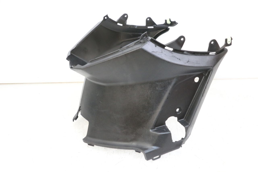 photo de UNTER SITZ VERKLEIDUNG PEUGEOT STREETZONE 4T 50 (2018 - 2023) - Details der Befestigungspunkte