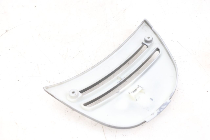 photo de UNTER SITZ VERKLEIDUNG EFUN PUSA 1 - Detailansicht des Bauteils