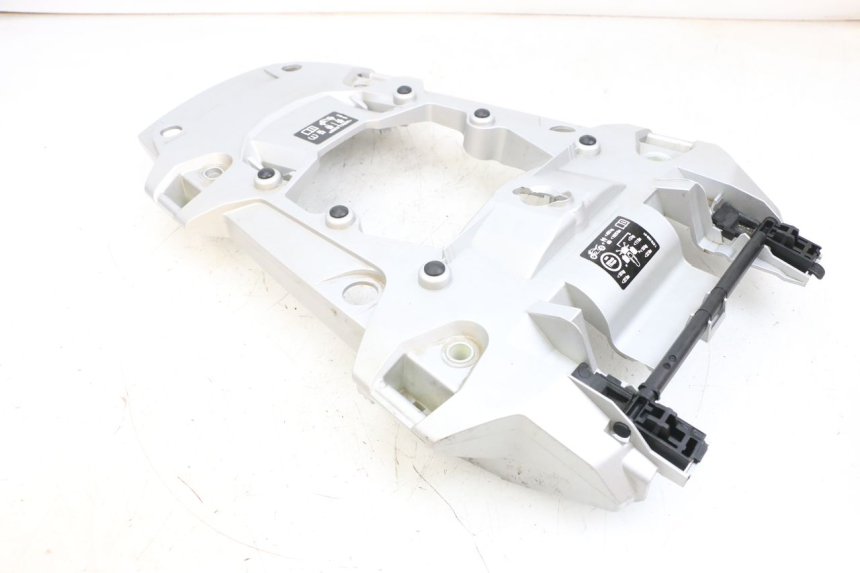 photo de UNTER SITZ VERKLEIDUNG BMW R GS 1250 (2021 - 2024) - Details der Befestigungspunkte