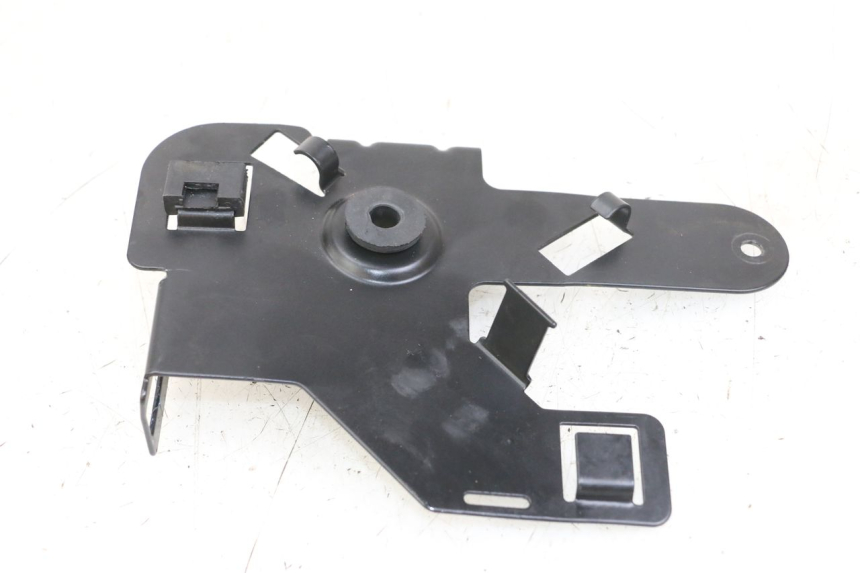 photo de UNTER SITZ VERKLEIDUNG ROYAL ENFIELD SCRAM 411 (2022 - 2024) - Detailansicht des Bauteils