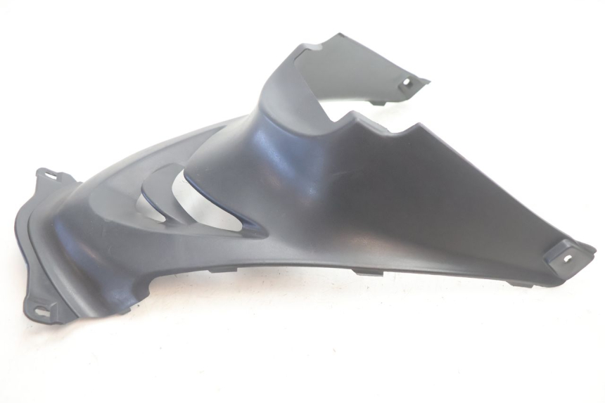 photo de UNTER SITZ VERKLEIDUNG FYM SCOOTERONE 125 (2006 - 2008) - Detailansicht des Bauteils