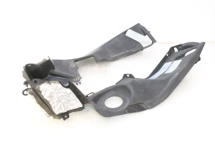 photo de UNTER SITZ VERKLEIDUNG CAN-AM SPYDER RS 1000 (2008 - 2012) - Technische Nahaufnahme