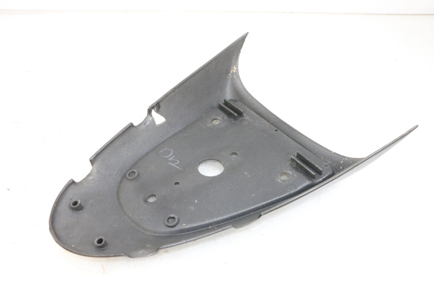 photo de UNTER SITZ VERKLEIDUNG APRILIA SR CARB LC 2T 50 (2004 - 2012) - Detailansicht des Bauteils