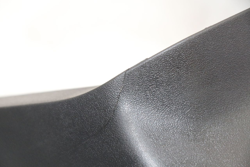 photo de UNTER SITZ VERKLEIDUNG SUZUKI BURGMAN 125 (2018 - 2021) - Zoom auf Gebrauchszustand