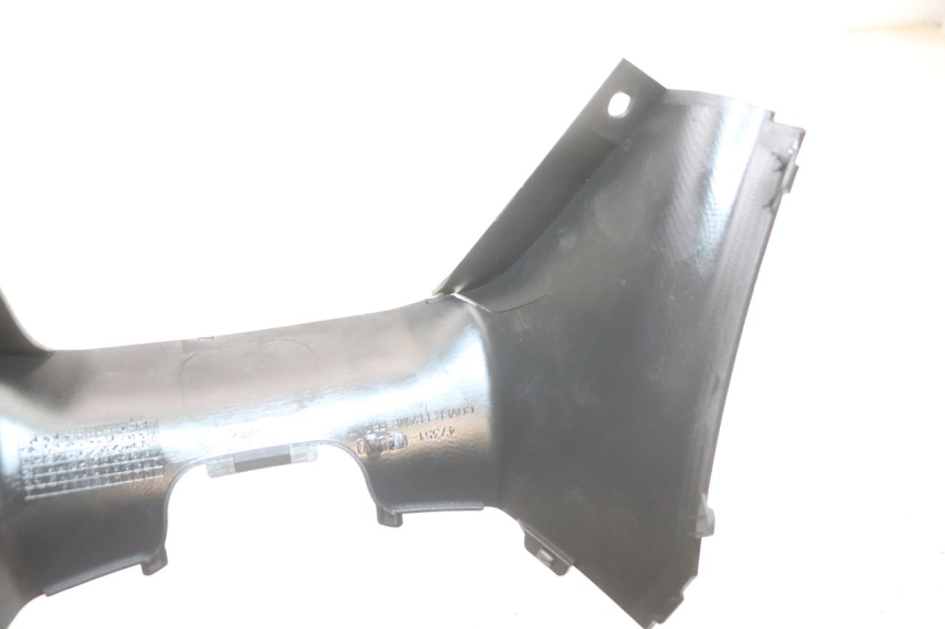 photo de UNTER SITZ VERKLEIDUNG SUZUKI BURGMAN 125 (2018 - 2021) - Oberflächenzustand und Material