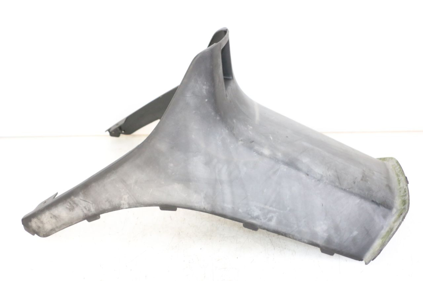 photo de UNTER SITZ VERKLEIDUNG PIAGGIO TYPHOON 50 (2000 - 2009) - Details der Befestigungspunkte