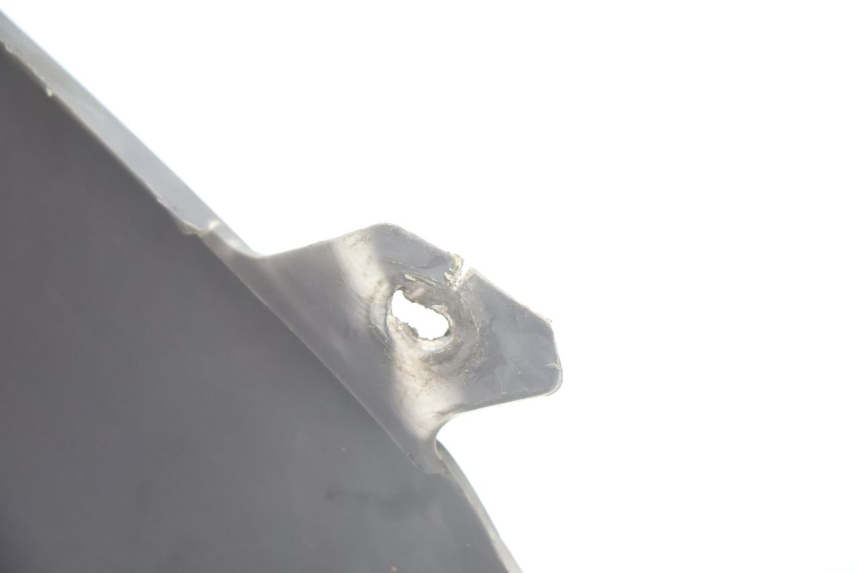 photo de UNTER SITZ VERKLEIDUNG PEUGEOT VIVACITY 100 (1999 - 2008) - Details der Befestigungspunkte