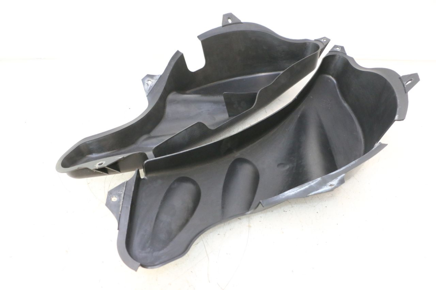photo de UNTER SITZ VERKLEIDUNG YAMAHA WAVE RUNNER GP R 1200 (2000 - 2003) - Zoom auf Gebrauchszustand