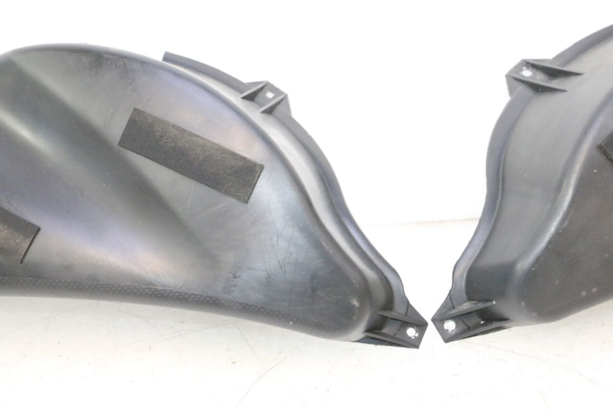 photo de UNTER SITZ VERKLEIDUNG YAMAHA WAVE RUNNER GP R 1200 (2000 - 2003) - Details der Befestigungspunkte