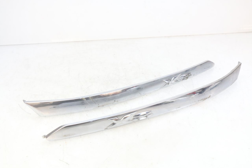 photo de SITZBANKABDECKUNG PIAGGIO X8 125 (2004 - 2007) - Hochauflösende Nahaufnahme