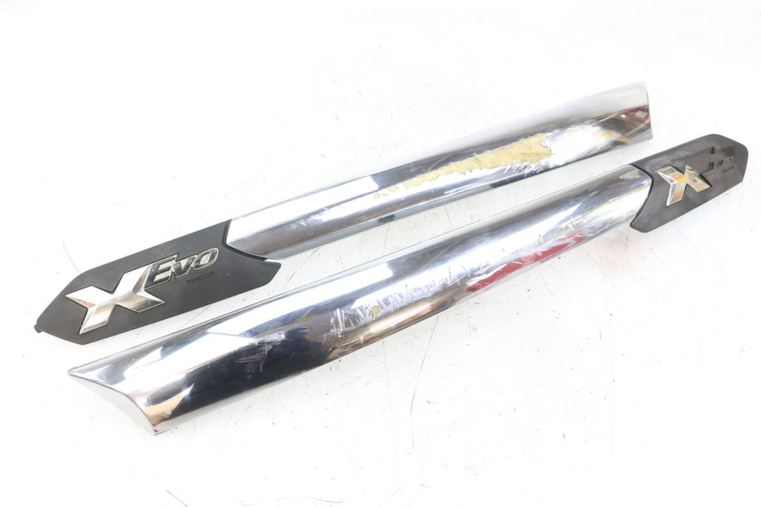 photo de UNTER SITZ VERKLEIDUNG PIAGGIO XEVO - X EVO 125 (2007 - 2017) - Hauptansicht