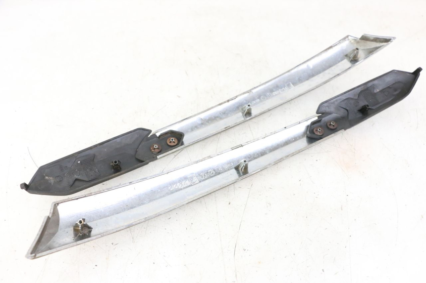 photo de UNTER SITZ VERKLEIDUNG PIAGGIO XEVO - X EVO 125 (2007 - 2017) - Detailansicht des Bauteils