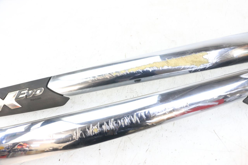 photo de UNTER SITZ VERKLEIDUNG PIAGGIO XEVO - X EVO 125 (2007 - 2017) - Zoom auf Gebrauchszustand