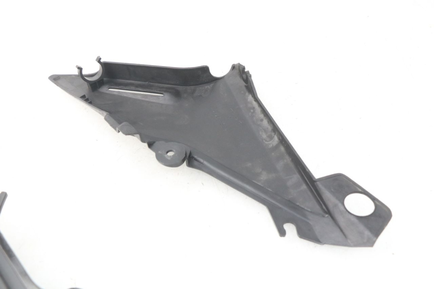 photo de UNTER SITZ VERKLEIDUNG YAMAHA XJ600 XJ DIVERSION 600 (1992 - 1997) - Zoom auf Gebrauchszustand