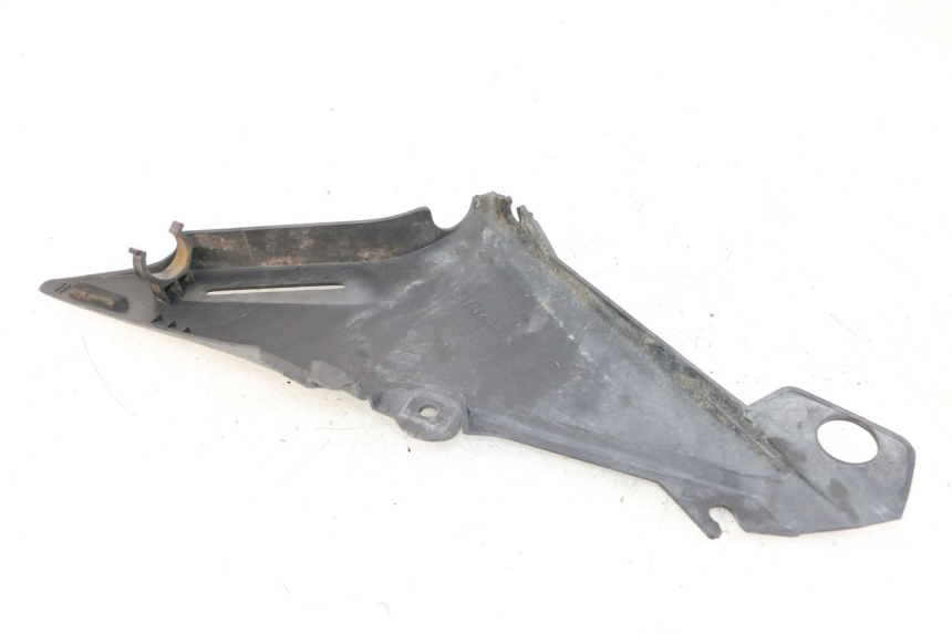 photo de UNTER SITZ VERKLEIDUNG YAMAHA XJN DIVERSION 600 (2000 - 2003) - Charakteristische Merkmale