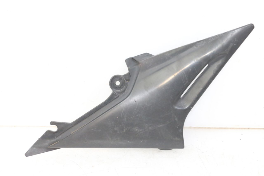 photo de UNTER SITZ VERKLEIDUNG YAMAHA XJN DIVERSION 600 (2000 - 2003) - Details der Befestigungspunkte