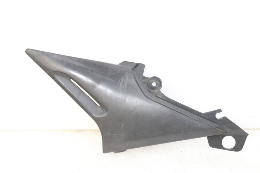 photo de UNTER SITZ VERKLEIDUNG YAMAHA XJN DIVERSION 600 (2000 - 2003) - Kennzeichnungen und Originalreferenzen