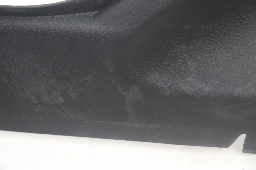 photo de UNTER SITZ VERKLEIDUNG YAMAHA YP MAJESTY 125 (2007 - 2010) - Technische Nahaufnahme