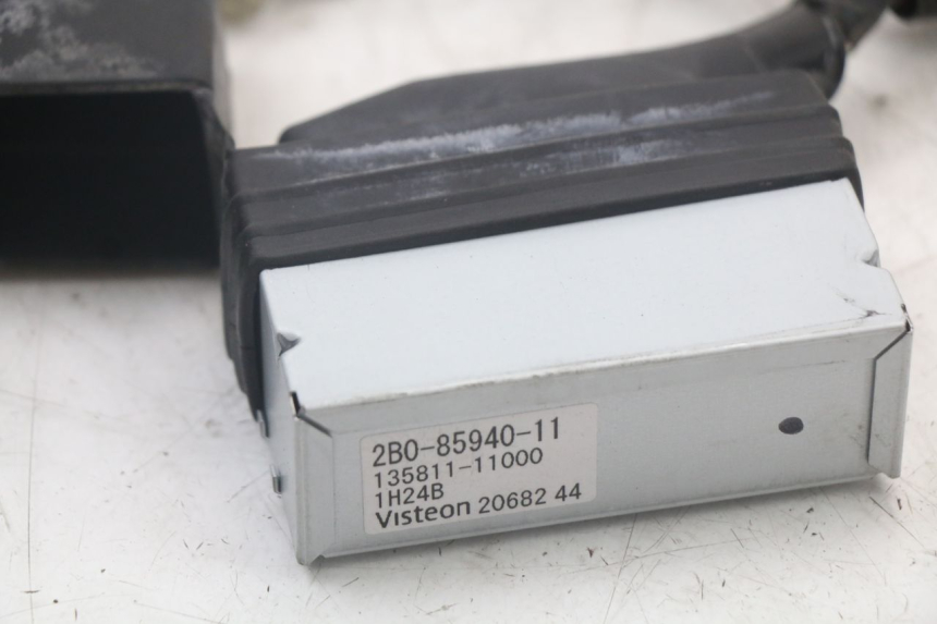 photo de ABS-STEUERGERäT YAMAHA TDM ABS 900 (2002 - 2014) - Alternative Perspektive