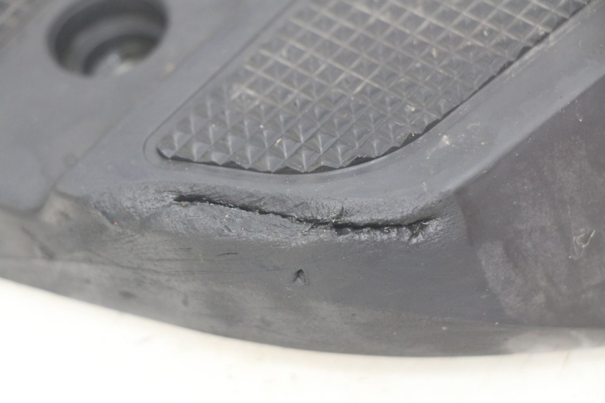 photo de RECHTER HINTERRADSTÄNDER HONDA FES PANTHEON 2T 125 (1998 - 2002) - Technische Nahaufnahme