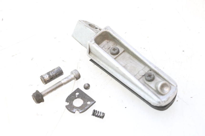 photo de FUSSRASTEN HINTEN RECHT YAMAHA FJR 1300 (2001 - 2005) - Technische Nahaufnahme