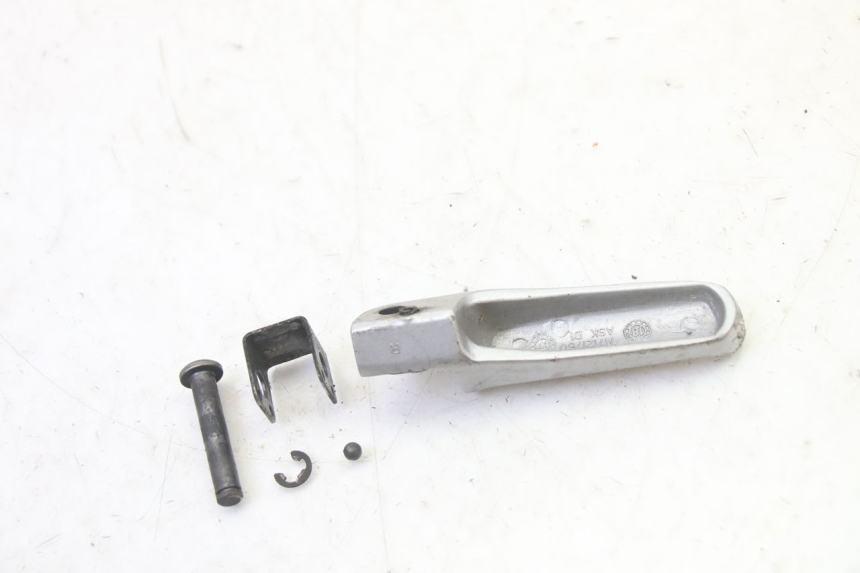 photo de FUSSRASTEN HINTEN RECHT BMW G310 R 310 (2016 - 2020) - Technische Nahaufnahme