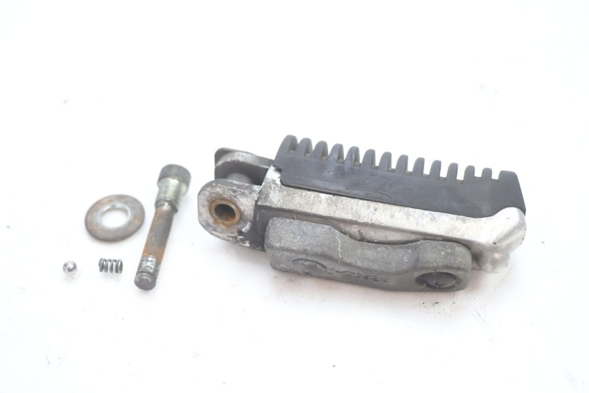 photo de FUSSRASTEN HINTEN RECHT SUZUKI GSF N BANDIT 1200 (2001 - 2005) - Alternative Perspektive