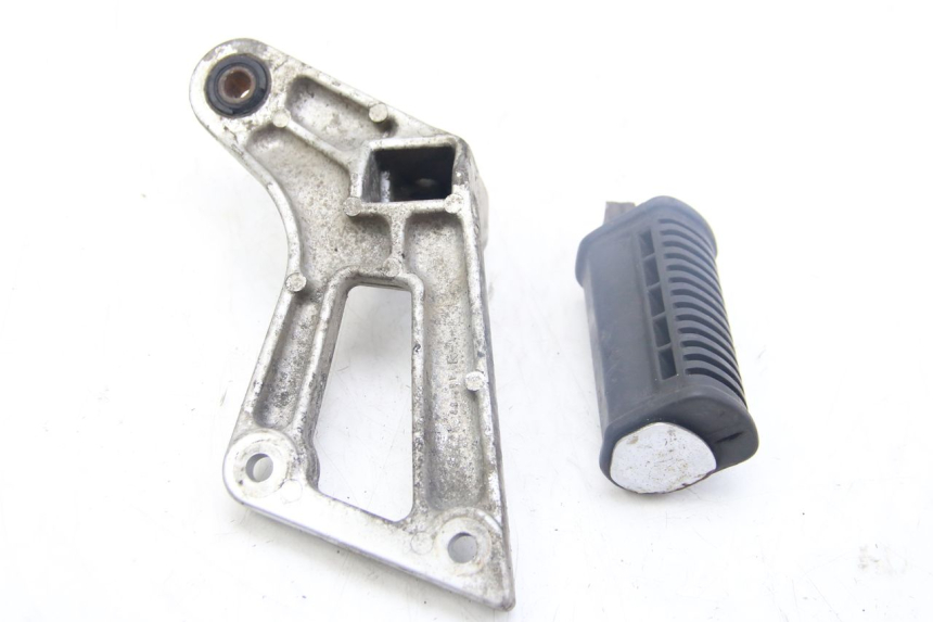 photo de RECHTER HINTERRADSTÄNDER SUZUKI GSX-F GSX  F 1100 (1988 - 1994) - Zoom auf Gebrauchszustand