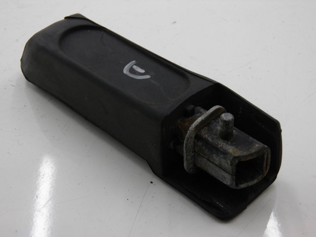 photo de FUSSRASTEN HINTEN RECHT HONDA FES S-WING SWING 125 (2007 - 2015) - Technische Nahaufnahme