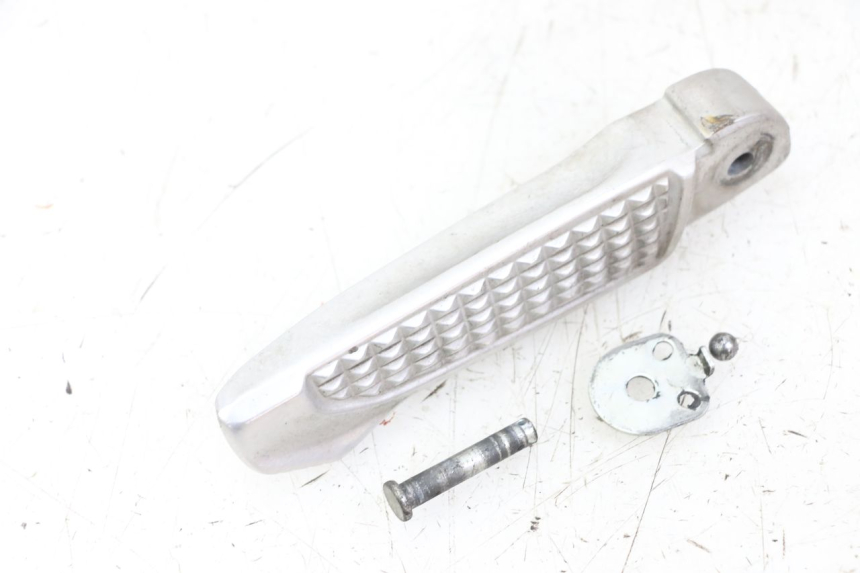 photo de FUSSRASTEN HINTEN RECHT HONDA FORZA 125 (2021 - 2025) - Zoom auf Gebrauchszustand