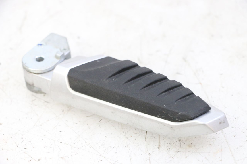 photo de FUSSRASTEN HINTEN RECHT SYM JOYMAX 125 (2010 - 2017) - Gesamtansicht des Produkts