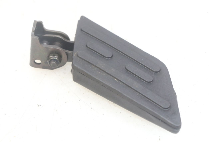 photo de RECHTER HINTERRADSTÄNDER PEUGEOT KISBEE 2T 50 (2010 - 2017) - Alternative Perspektive