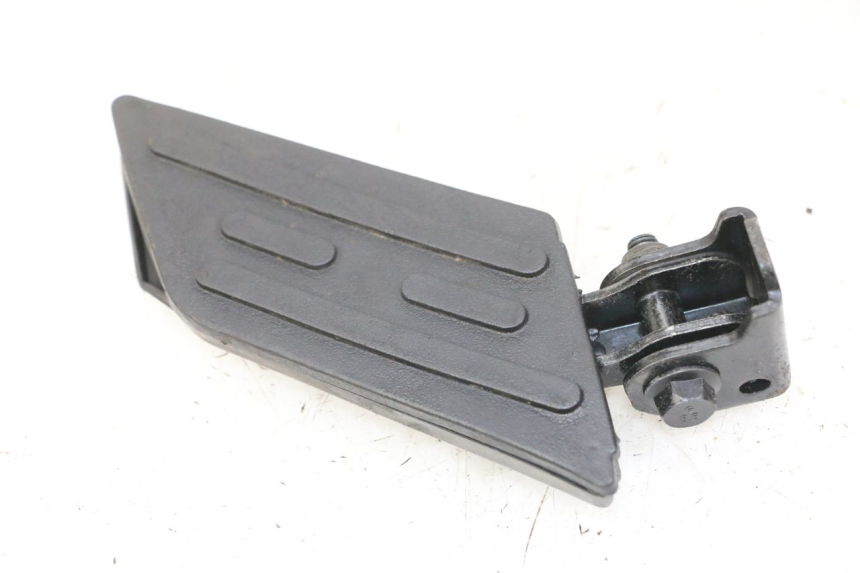 photo de RECHTER HINTERRADSTÄNDER PEUGEOT KISBEE 4T 50 (2010 - 2017) - Details der Befestigungspunkte