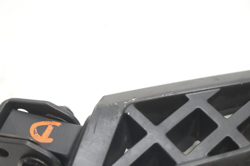 photo de FUSSRASTEN HINTEN RECHT PEUGEOT KISBEE 4T 50 (2018 - 2022) - Technische Nahaufnahme