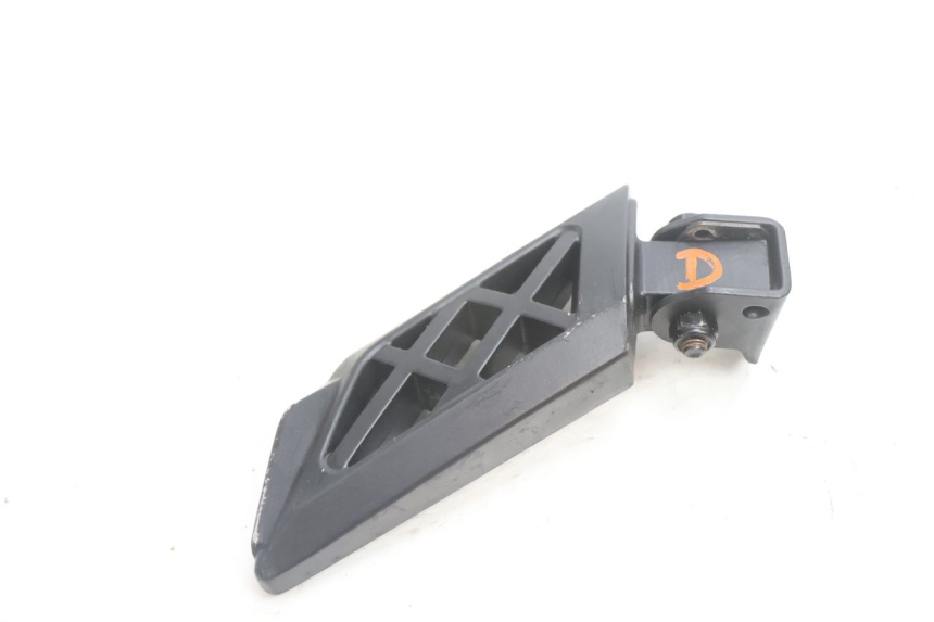 photo de FUSSRASTEN HINTEN RECHT PEUGEOT KISBEE 4T 50 (2018 - 2022) - Details der Befestigungspunkte
