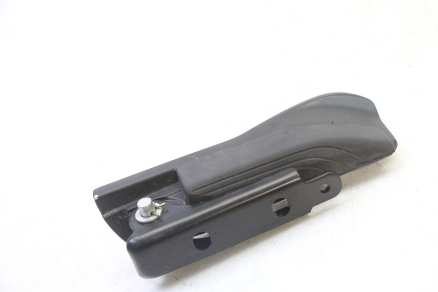 photo de FUSSRASTEN HINTEN RECHT PIAGGIO MP3 HPE 310 (2024 - 2025) - Alternative Perspektive