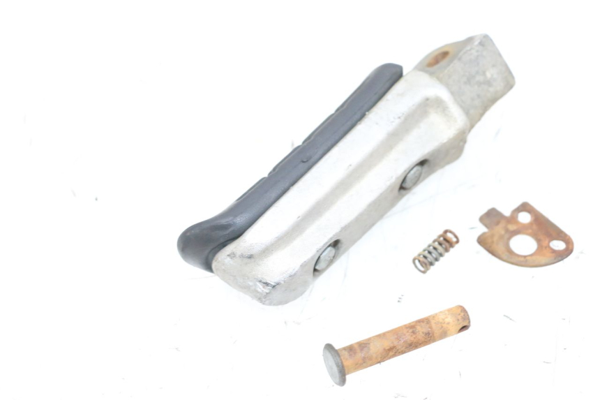 photo de FUSSRASTEN HINTEN RECHT HONDA NSR R 125 (1994 - 2003) - Zoom auf Gebrauchszustand