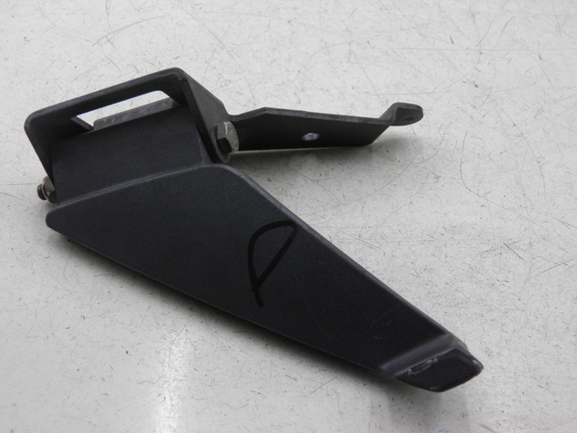 photo de FUSSRASTEN HINTEN RECHT PEUGEOT GEOPOLIS 250 (2006 - 2008) - Details der Befestigungspunkte