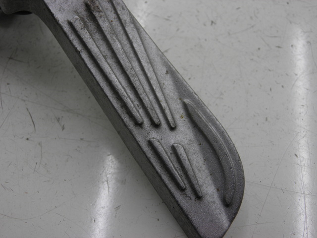 photo de FUSSRASTEN HINTEN RECHT PEUGEOT TWEET 125 (2010 - 2017) - Gesamtansicht des Produkts