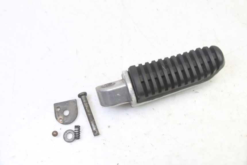 photo de FUSSRASTEN HINTEN RECHT MAG POWER R-STREET 50 (2016 - 2025) - Detailansicht des Bauteils