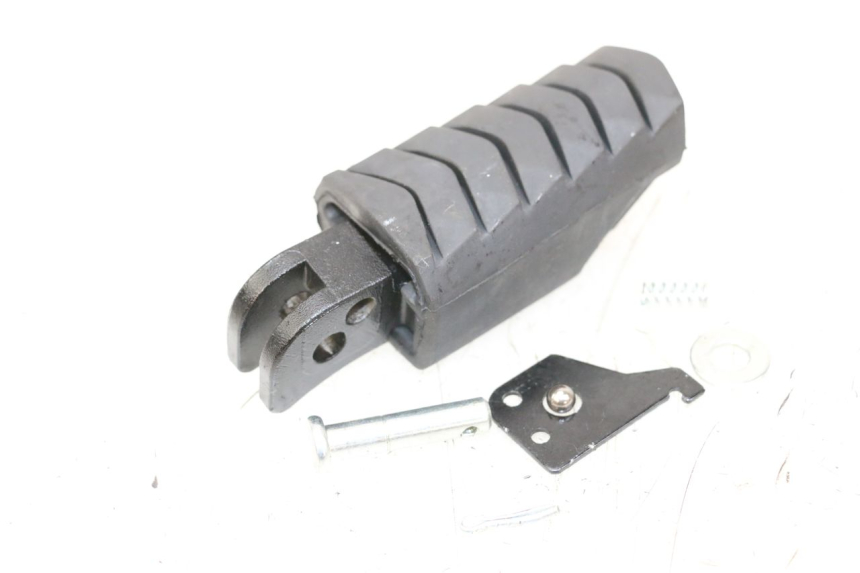 photo de FUSSRASTEN HINTEN RECHT ROYAL ENFIELD SCRAM 411 (2022 - 2024) - Alternative Perspektive