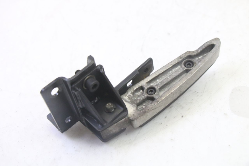 photo de FUSSRASTEN HINTEN RECHT PEUGEOT SATELIS 125 (2013 - 2018) - Details der Befestigungspunkte