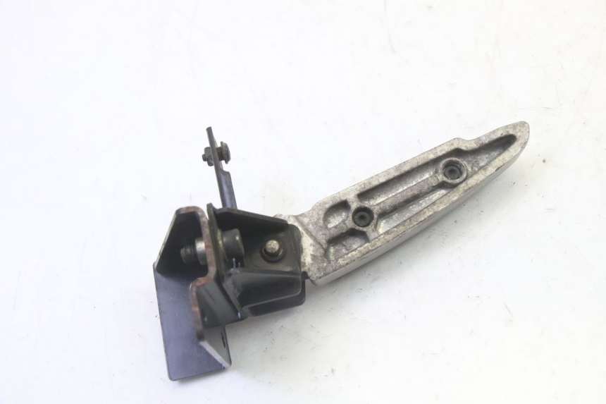 photo de FUSSRASTEN HINTEN RECHT PEUGEOT SATELIS 125 (2010 - 2012) - Details der Befestigungspunkte